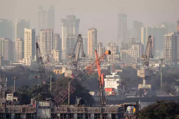 Maharashtra Pledges Investor-Friendly Real Estate Reforms